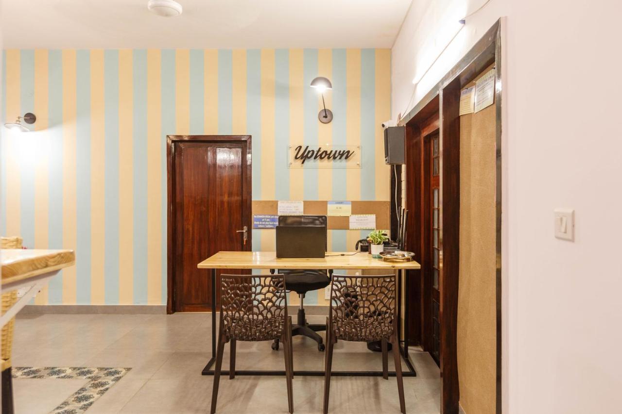 Locul Uptown - Near Bangalore Palace Grounds Екстериор снимка