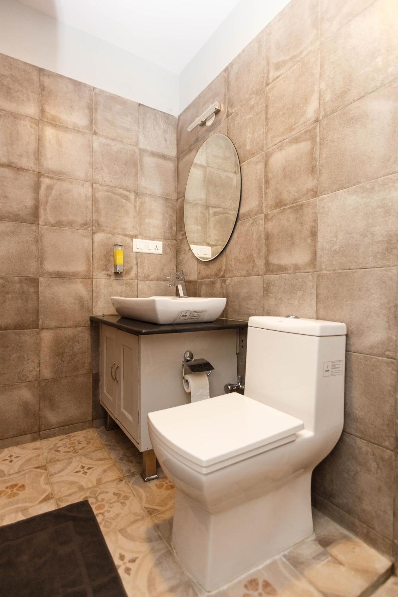 Locul Uptown - Near Bangalore Palace Grounds Екстериор снимка